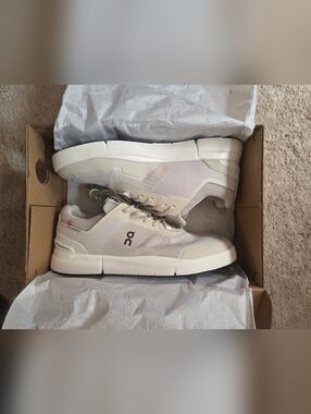 On Running Walking Sneakers Mens Size 12 Roger Spin